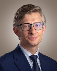 Director académico de los Programas de Perfeccionamiento. Doctor y licenciado en Filosofía; y maestro en Bioética por la Universidad Pontificia Regina