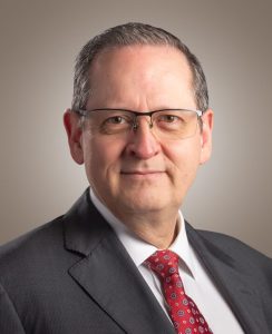 Es profesor del área de Política de Empresa de IPADE Business School