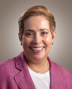 Es profesora del área de Comercialización, directora académica de los Programas In-Company y directora del área de Comercialización.