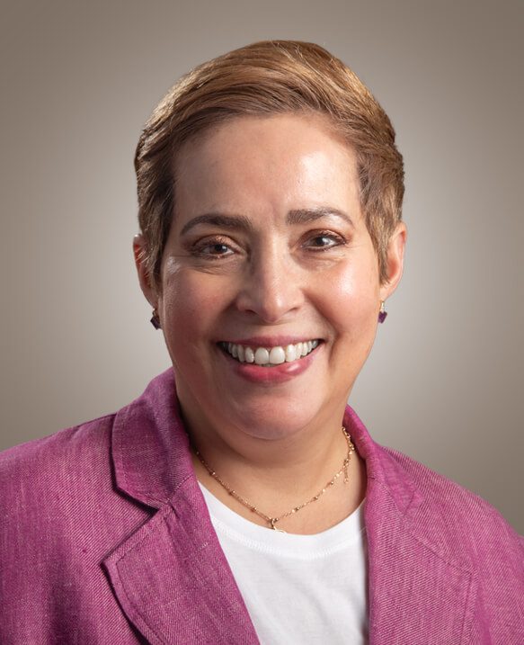 CACHO_SILVIA_2025 Es profesora del área de Comercialización, directora académica de los Programas In-Company y directora del área de Comercialización.