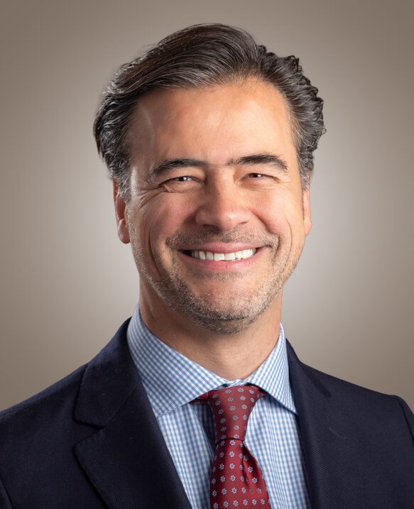 Es director de la Maestría Full Time MBA (MEDE) y profesor del área de Factor Humano.