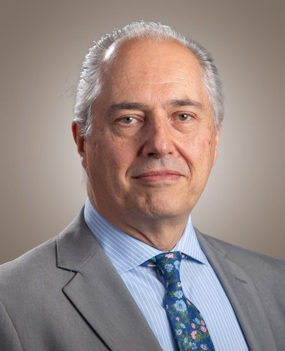 Es profesor del área de Dirección de Operaciones.