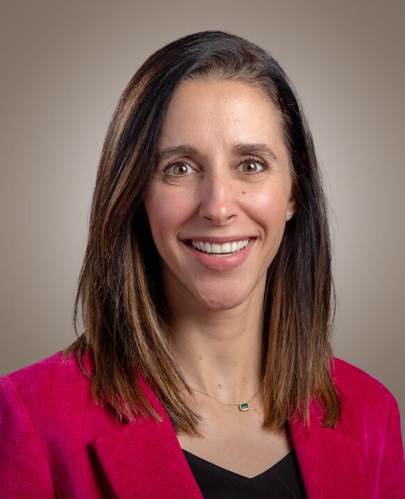 CANALE_FERNANDA Es profesora del área de Factor Humano y del área de Empresa-Familia. Directora adjunta del Centro de Investigación para Familias de Empresarios (CIFEM)